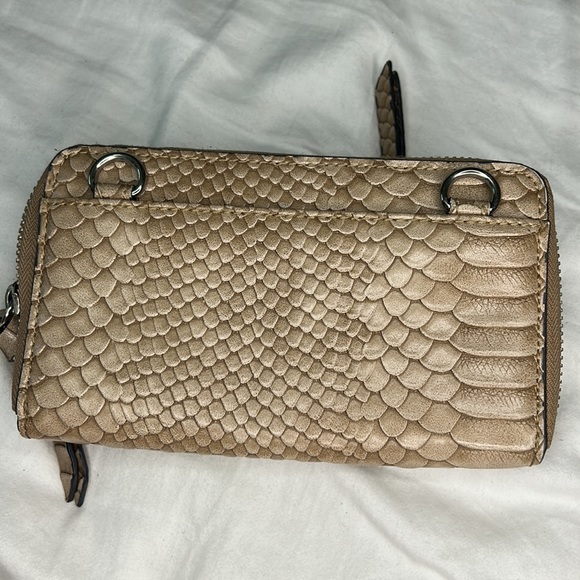 London Fog Brown/Tan Snake Printed Wristlet Wallet - Picture 4 of 9